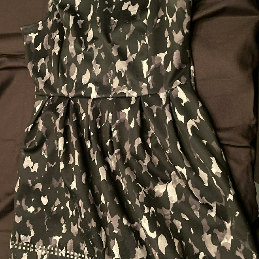 Dress - Picture 2 of 4